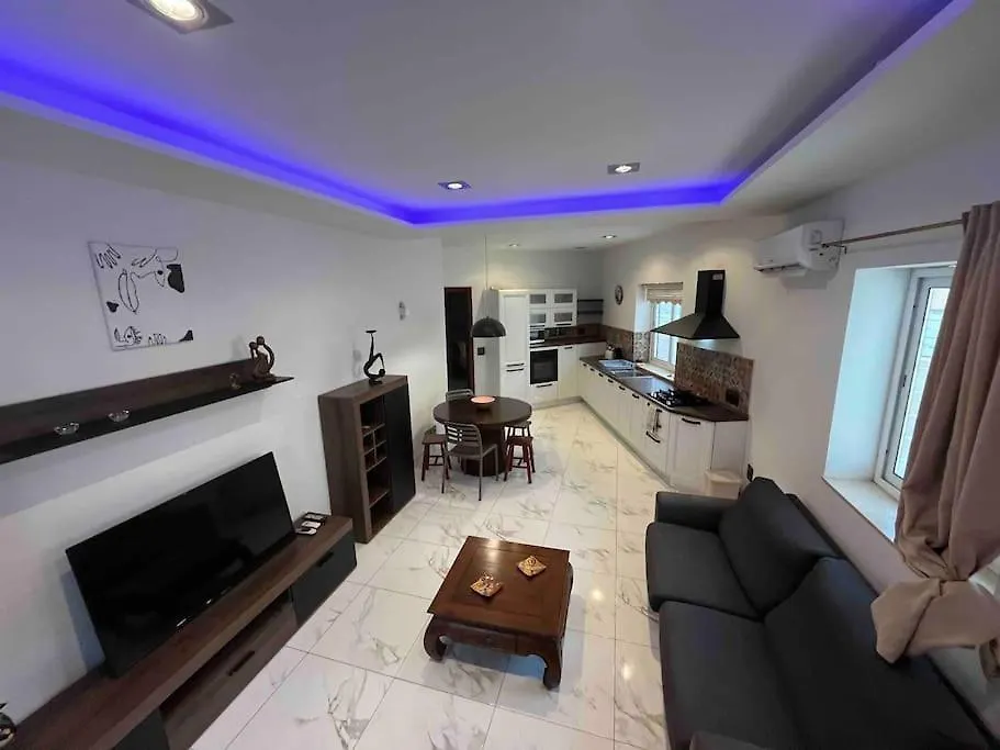 Entire Private House With Large Yard Apartment Is-Swieqi